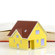 Illustration for article titled Adorable Tiny Libraries Keep Reading Alive